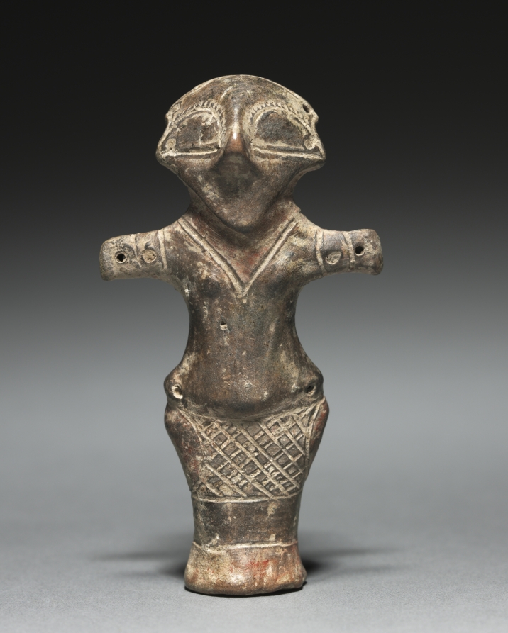 Vinča-Figur mit geritztem Gewand